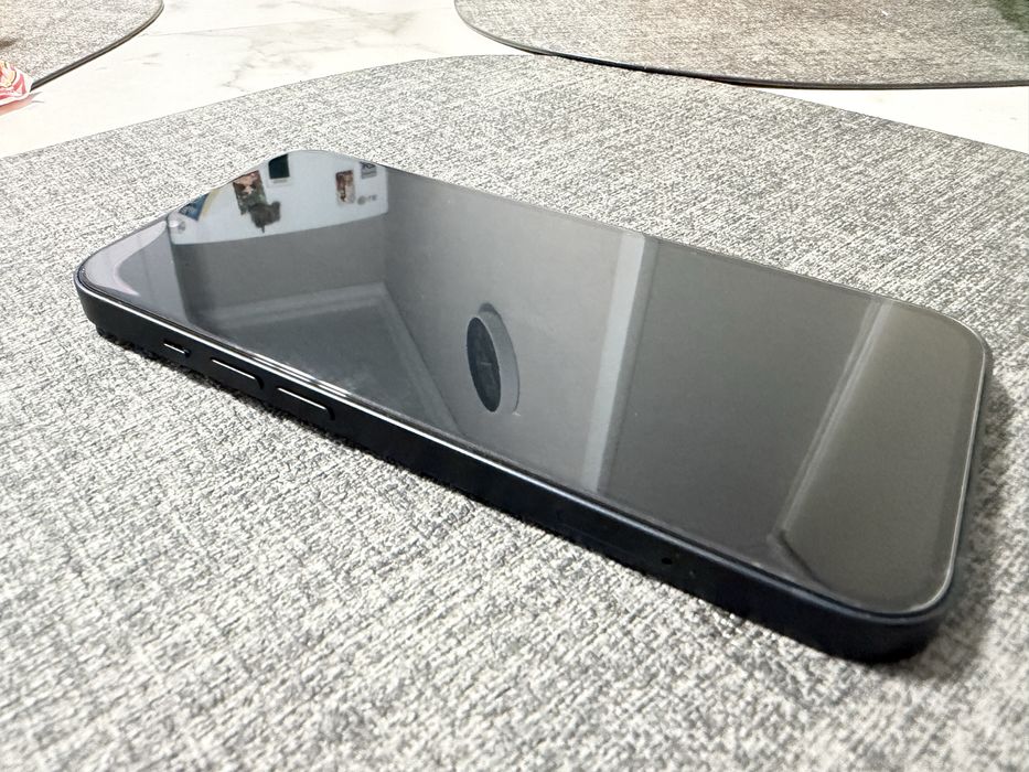Iphone 13 -256 темно синий .