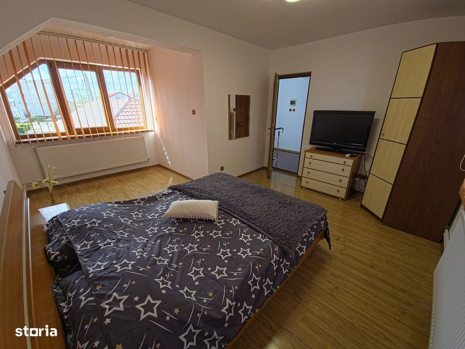 Cumpana casa 3 camere cu garaj si curte termen lung