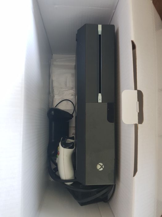 Xbox One plus 2 manete