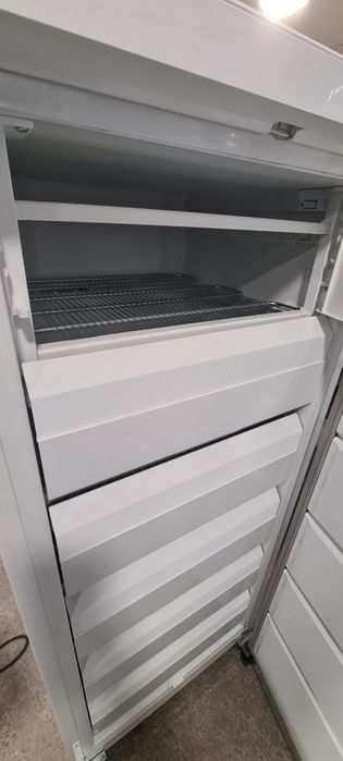 Фризер  Bauknecht 24кг/24ч 140см Made in Italy