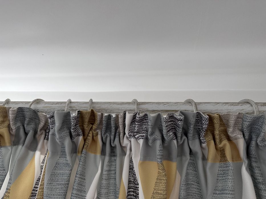 Продам карниз настенный