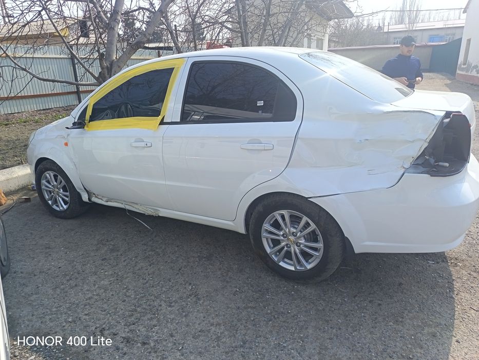 Nexia3 eshik oldi chap