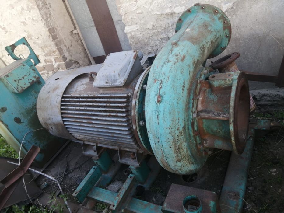 Электродвигатель с насосом