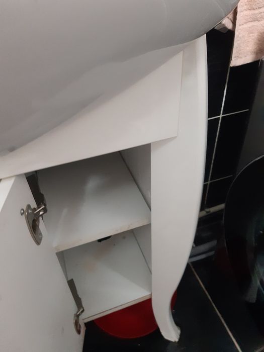 Раковина с зеркалом