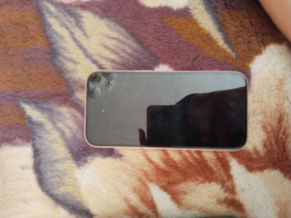 iPhone 15 розовый идеальный