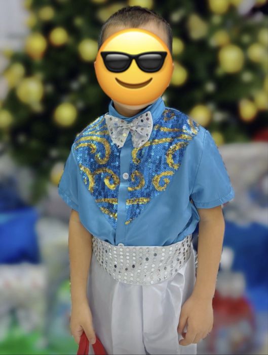 Костюм мальчикам 10-12 штук