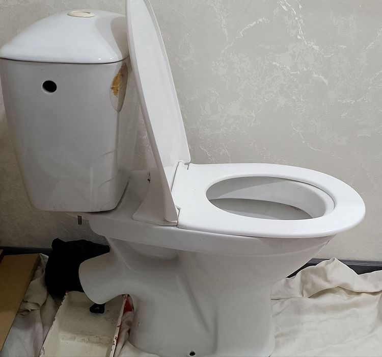 Продается срочно унитаз