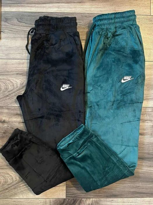 Pantaloni dama diferite modele