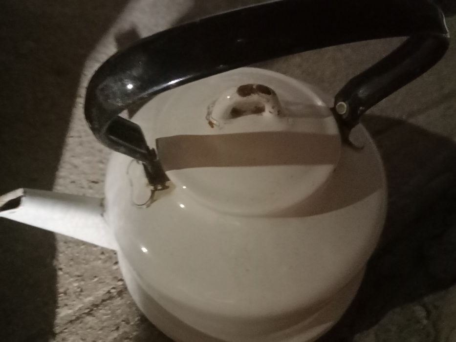 Чаши. Чайник.Тенжера под налягане.