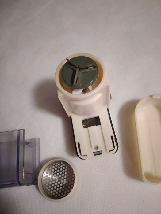 Машинка для удаления катышков