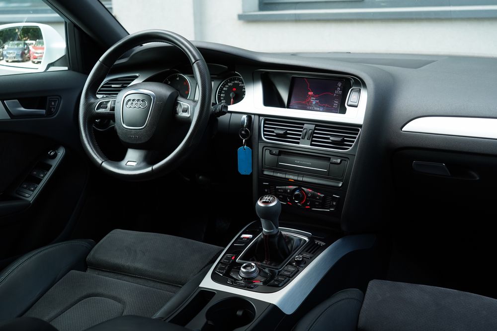 Audi A4 3xS-Line 2011 2.0Diesel 170cp • 12Luni Garantie Motor Cutie • Transport gratuit la domiciliu • Rate • Revizie gratuita • Nr rosii