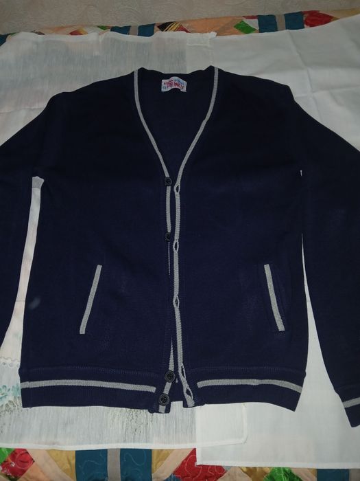 Продам пуловер на 12-14лет