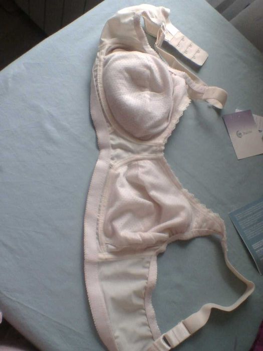 proteza de san din granule poliester cu sutien bej Trulife marime 85B