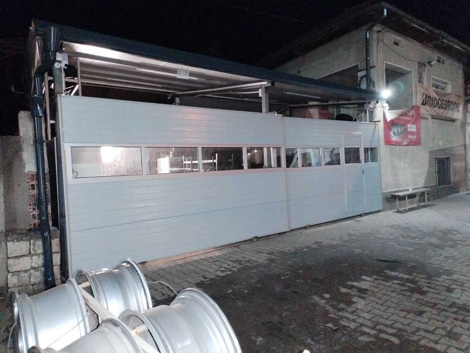 Секционни гаражни врати