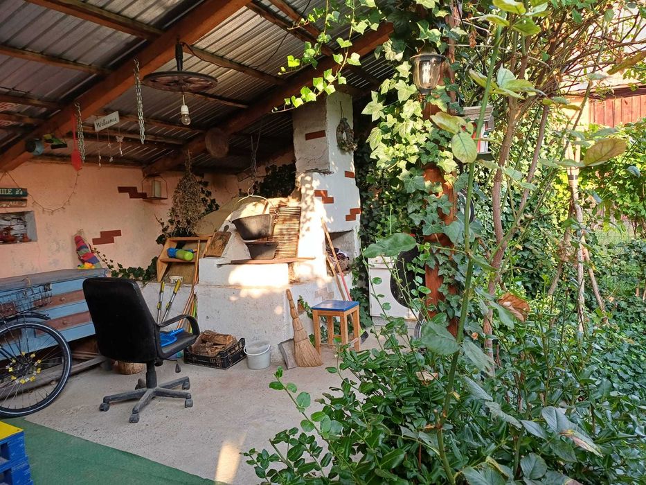 Casa cu gradina mare in Dostat , Alba