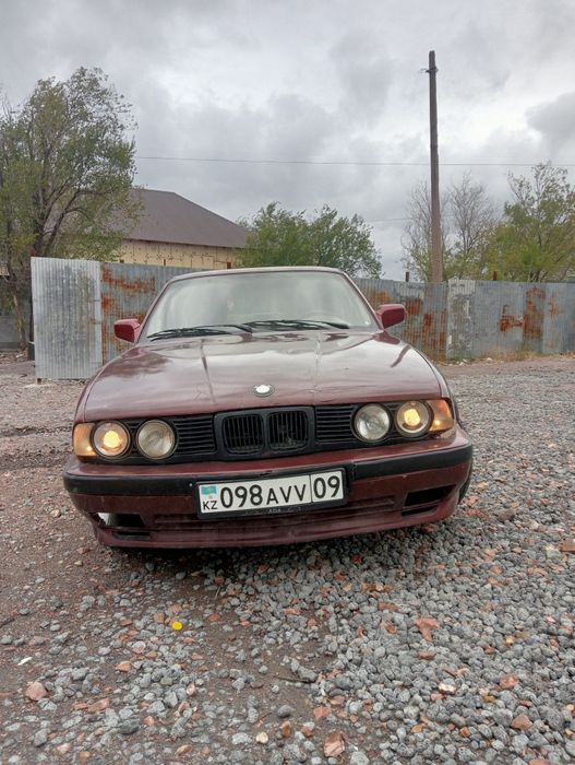 Продаю BMW 520 в среднем состоянии