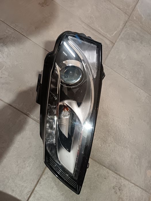 Far Audi A3 8p stanga față
