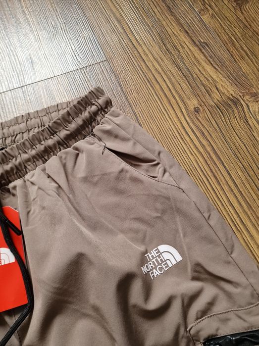 Страхотно мъжко спортно карго долнище   THE NF размер  S M L