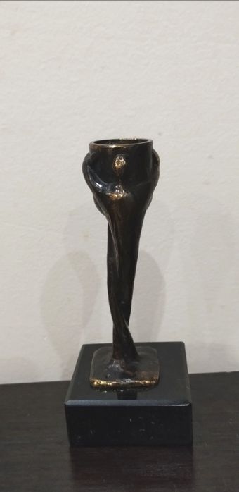 Чудесна статуетка /свещник от бронз.