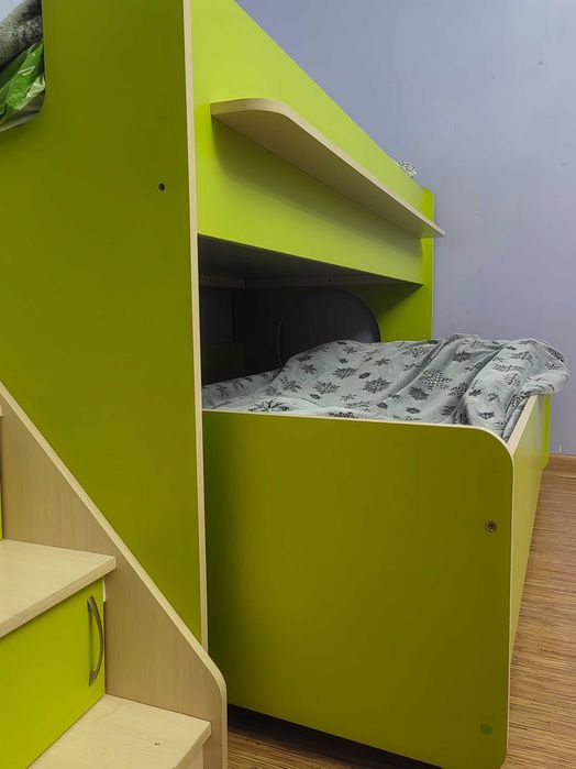 Продам детскую двухъярусную кровать