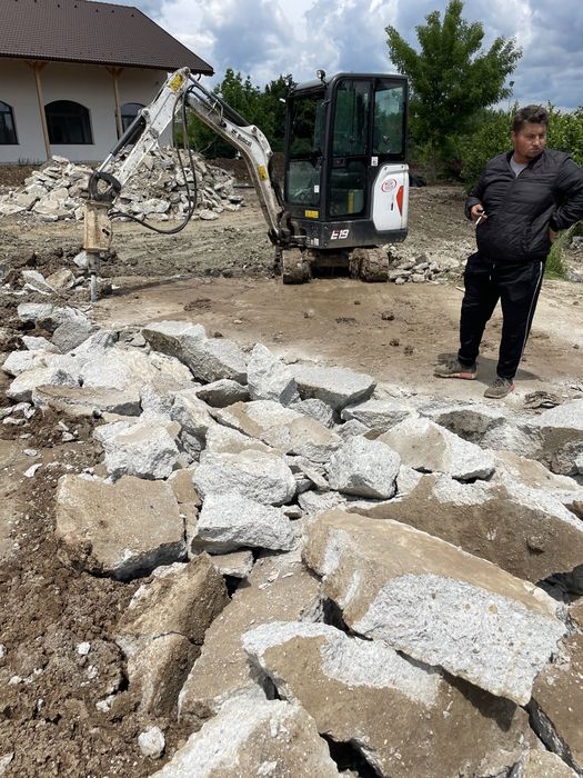 Inchiriere miniexcavator ptr fose picon  fundații excavator Bobcat