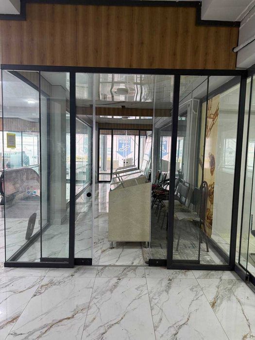 Namangan shahridagi Afsonalar vodiysi, tilla bozordafi dokon sotiladi.