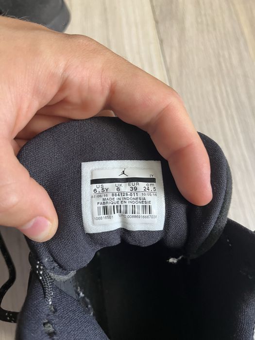 Jordan 13 retro black cat