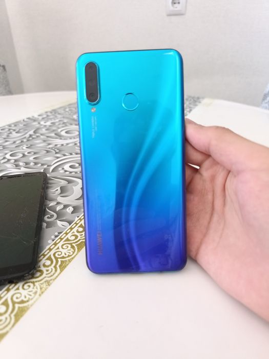 Продам хуавей п30 лайт и самсунг а6+