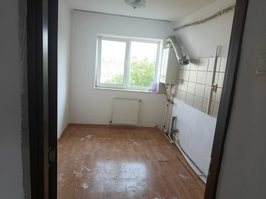 Vând apartament 3 camere