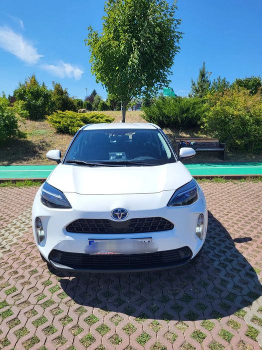 Toyota Yaris Cross Primul proprietar, garanție până în 2029, două rânduri de cauciucuri,