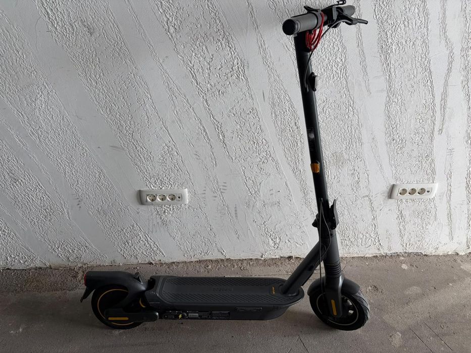 Trotineta electrica Segway-Ninebot Max G2 D, E, viteza maxima 20 -A-