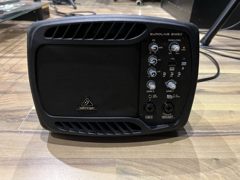 Активен монитор Behringer Eurolive B105D Моля, четете описанието