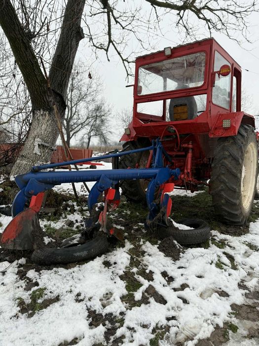 Tractor UTB 650 cu plug