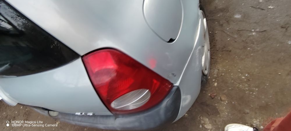 Vând Renault clio 1.2 benzina 16 valve an 2001