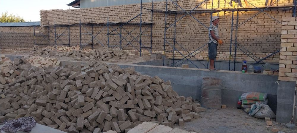 Xom va pishkan g'isht