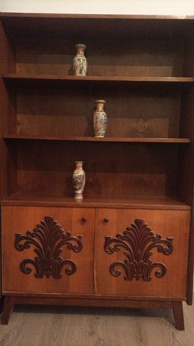 Vând mobila de bibliotecă