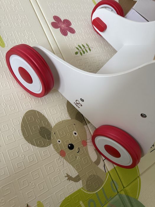 Детская каталка Hape