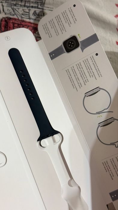 Продам apple watch SE 2го поколения