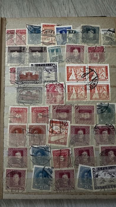 Clasor de colectie 700 timbre rare internationale 1880-1970