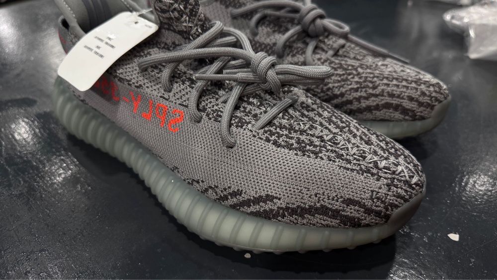Vand adidas yeezy boost 300