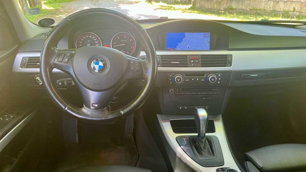BMW 330 xdrive 2009 г.
