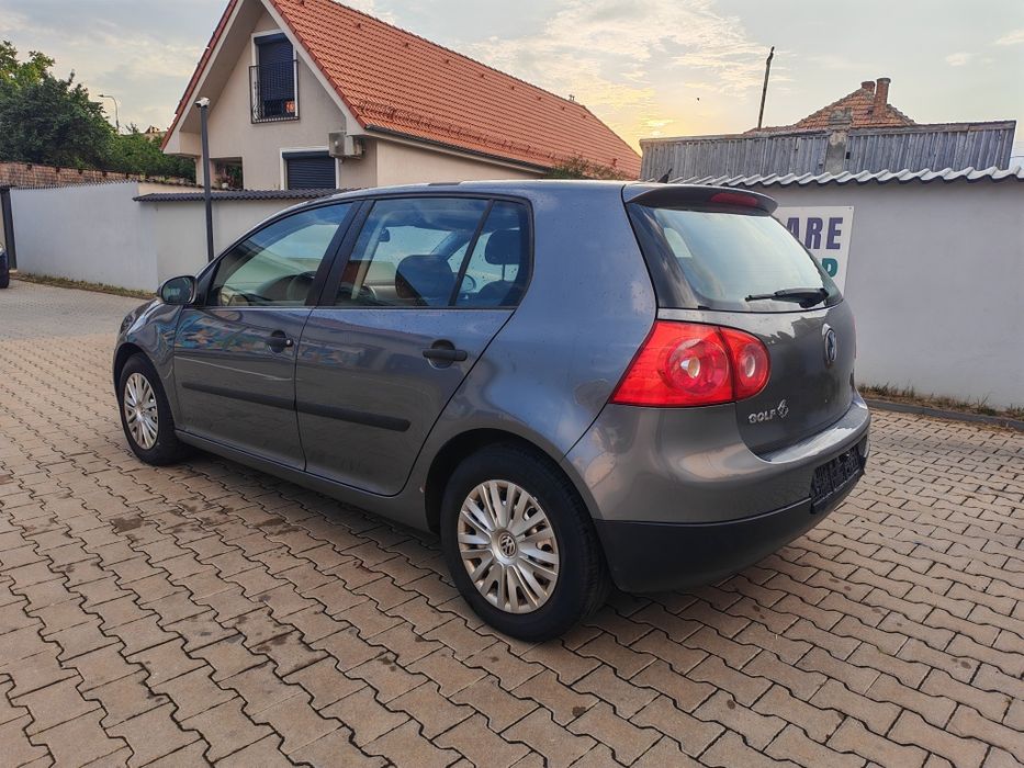 VW Golf - 1.4 mpi