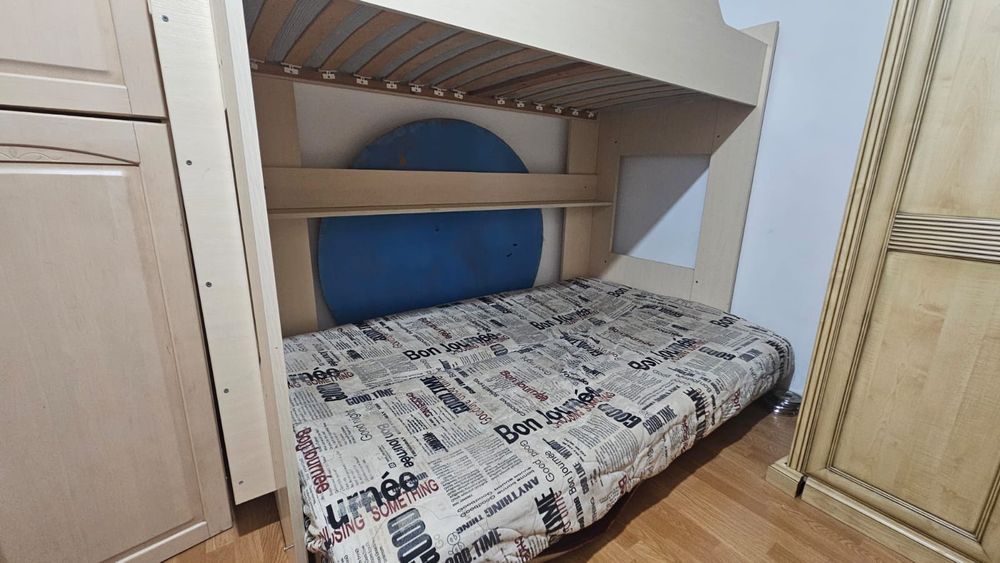 Продам двухъярусную кровать