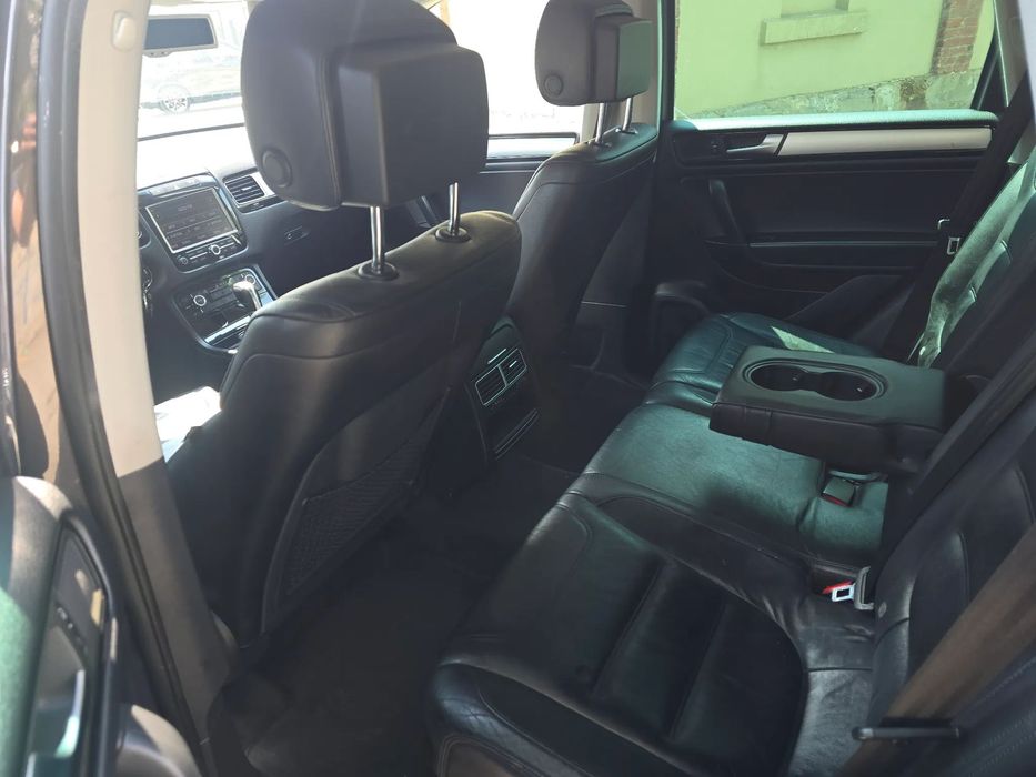 Volkswagen Touareg 3.0 tdi 245 cp Navi