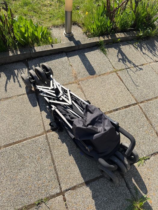 Carucior sport Chicco, inchidere umbrela