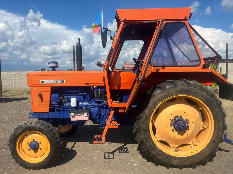 Tractor    U650