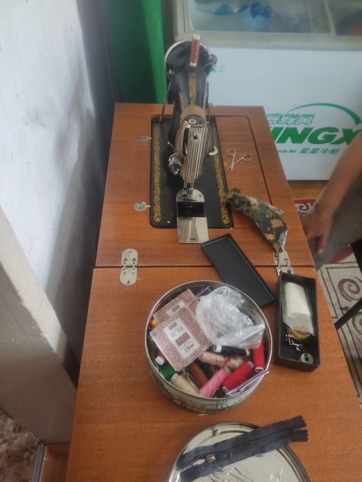 Продам швеиную машину