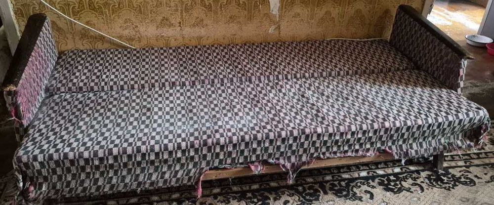 Диван отдам даром