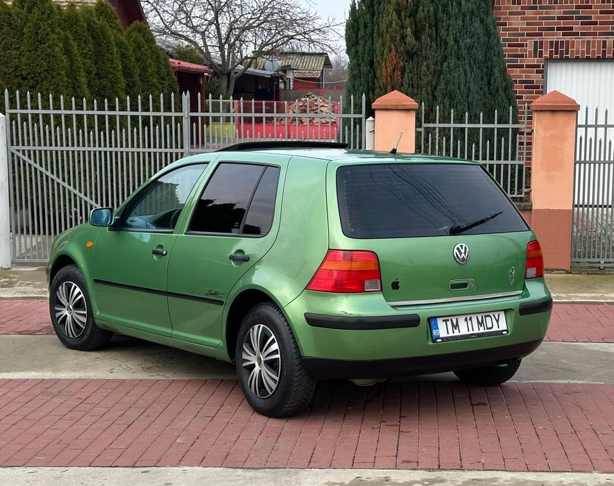 Golf 4 1.4 benzina an 2000 unic proprietar acte la zi fiscal pe loc