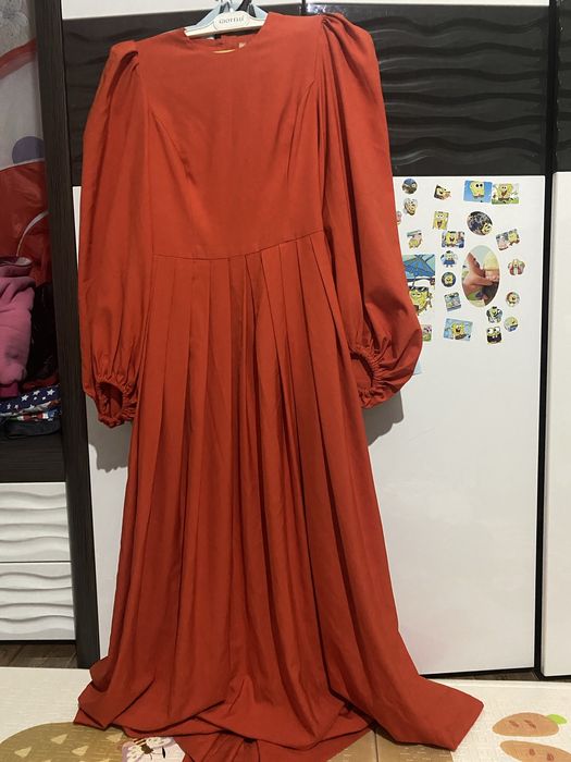 Киимдер сатылады